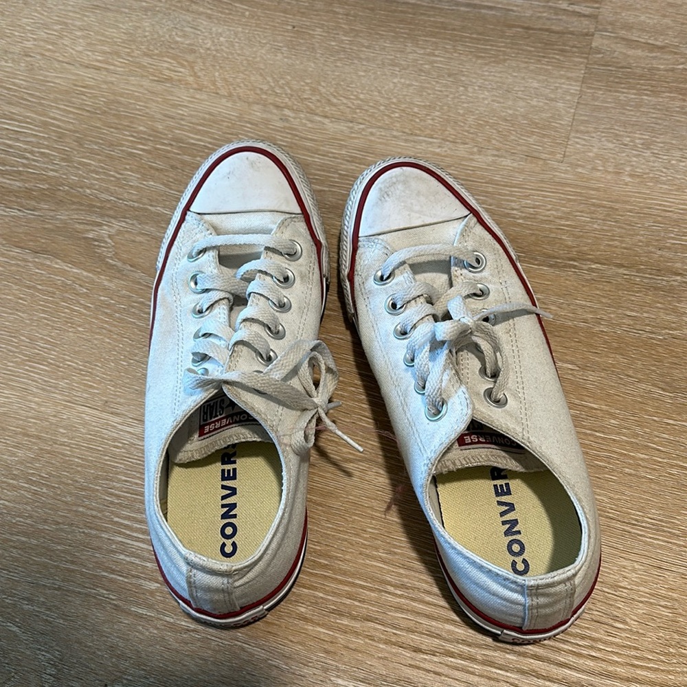 US size 6 1/2 barley worn chuck Taylor’s